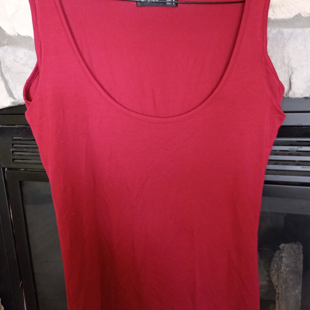 Chic Sleeveless Burgundy Tank Top